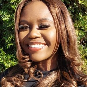 Meet your Posher, Dionna